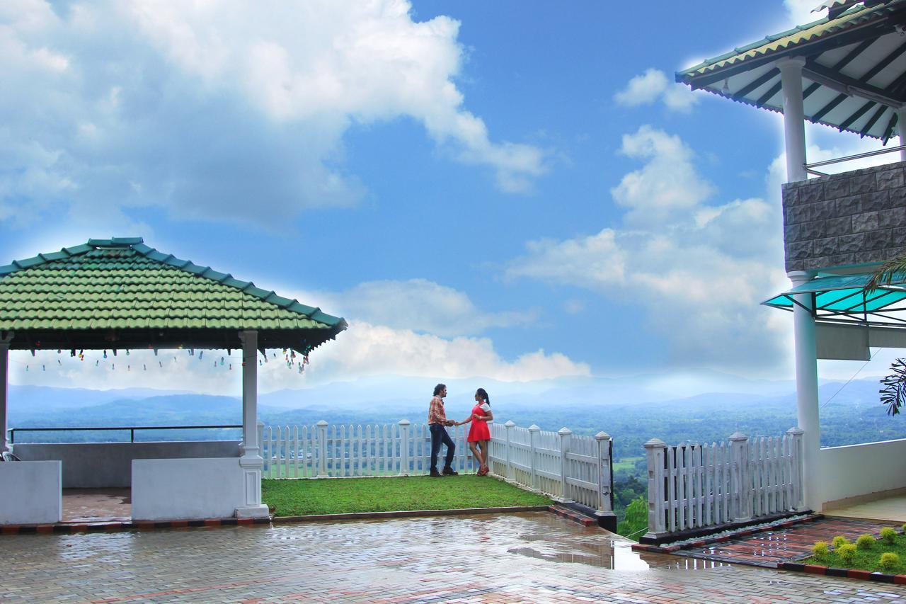 Danadhee Jungle Rest Hotel