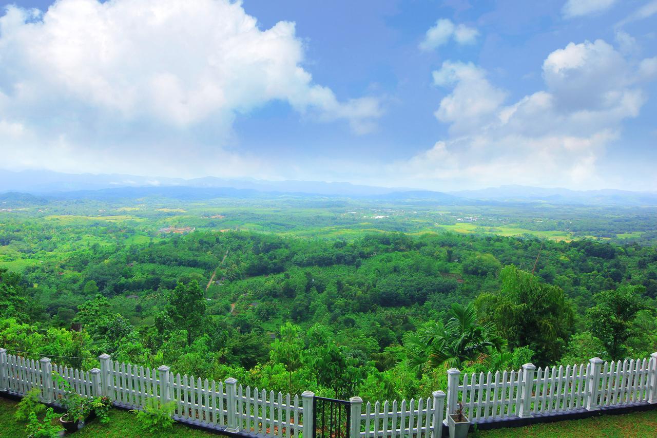 Danadhee Jungle Rest Hotel